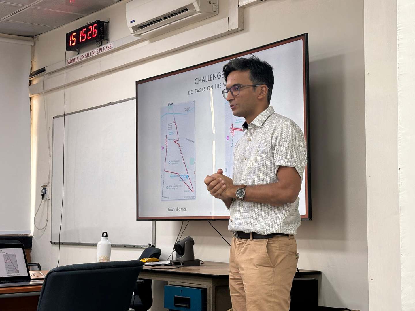 Dr. Boli Chen with attendees